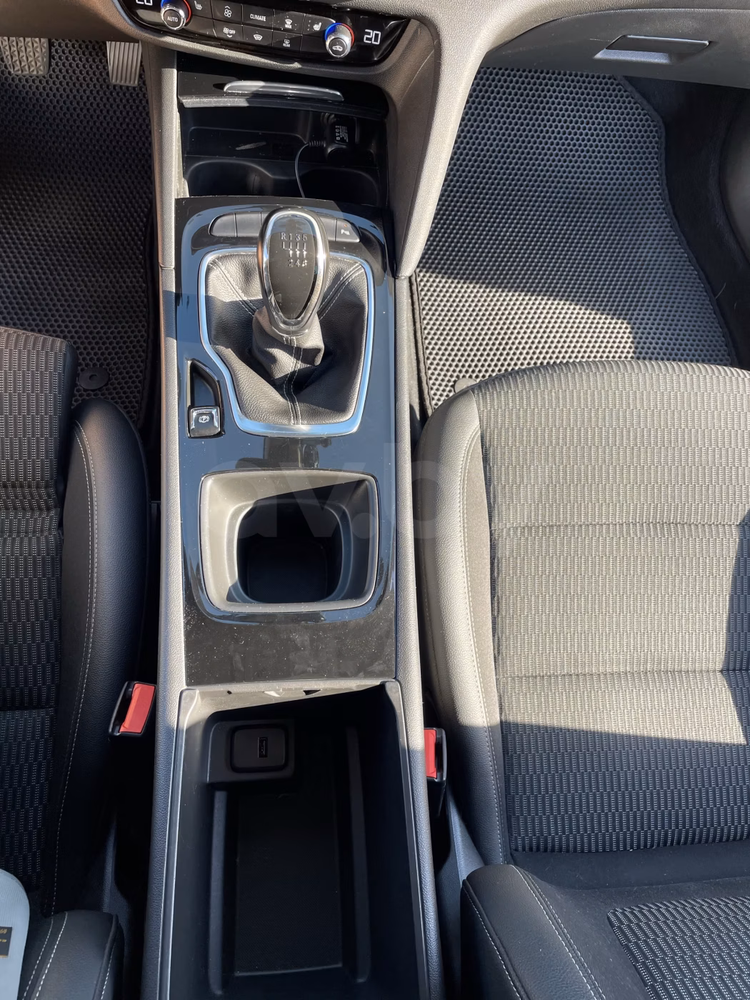 Opel Insignia фото 15
