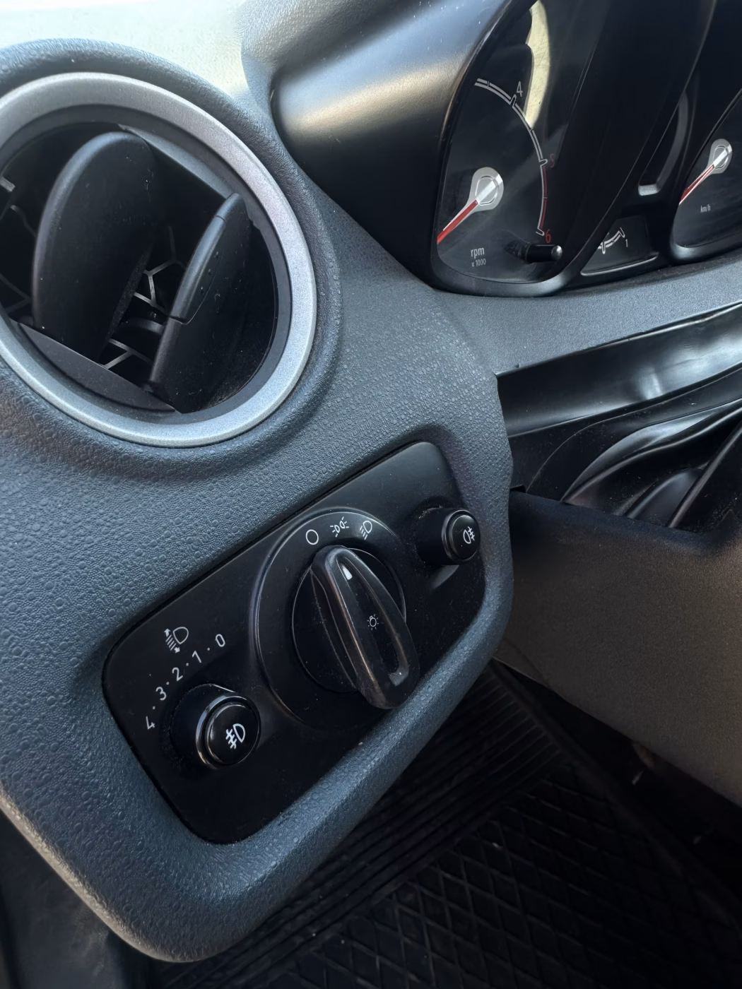Ford Fiesta фото 13
