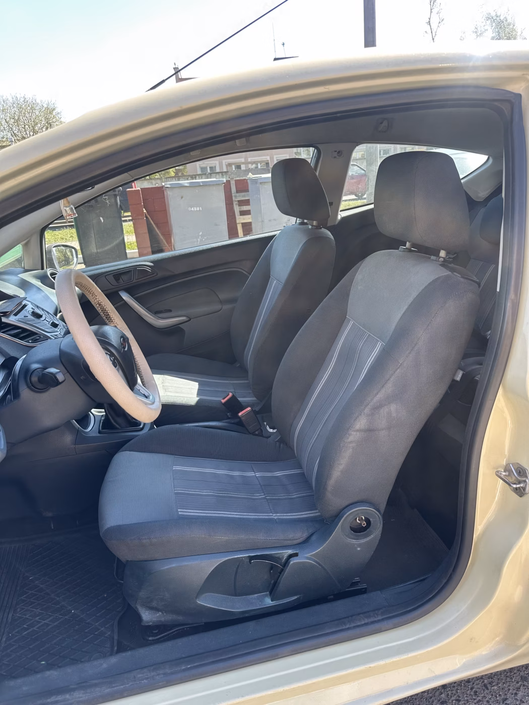 Ford Fiesta фото 11