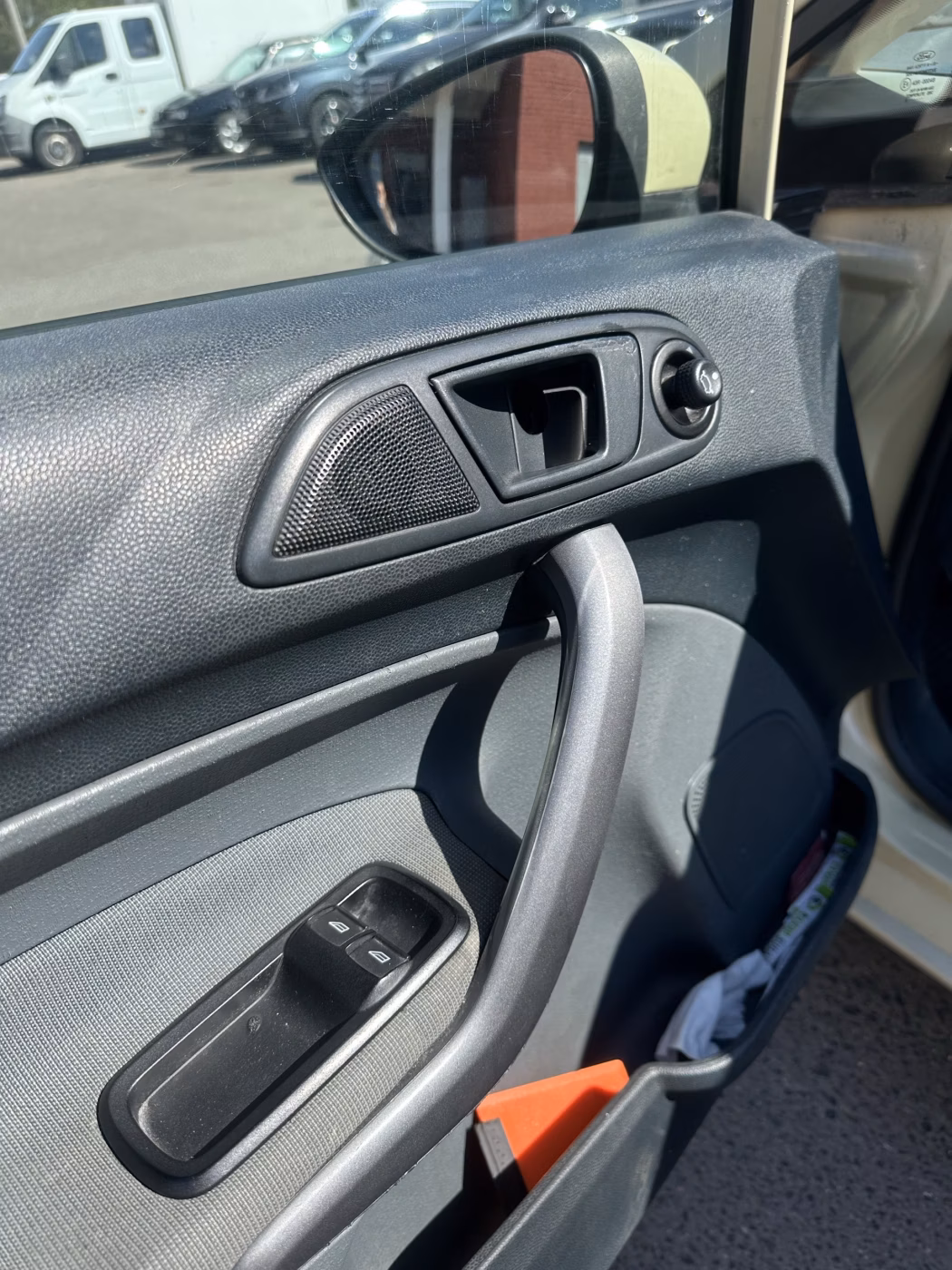 Ford Fiesta фото 12