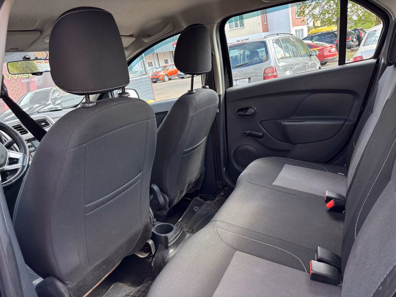 Renault Logan Stepway фото 10