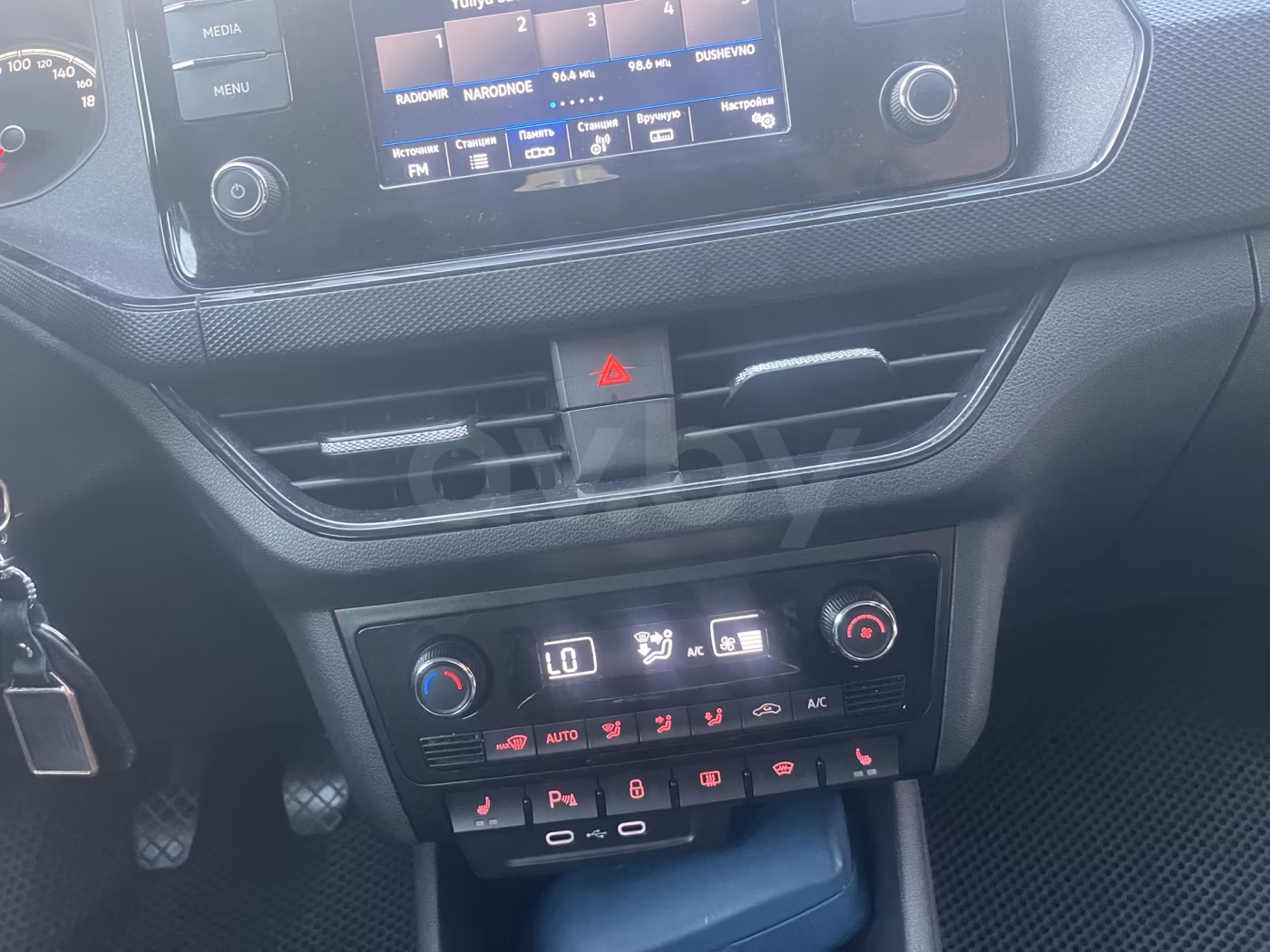 Volkswagen Polo Sedan фото 10