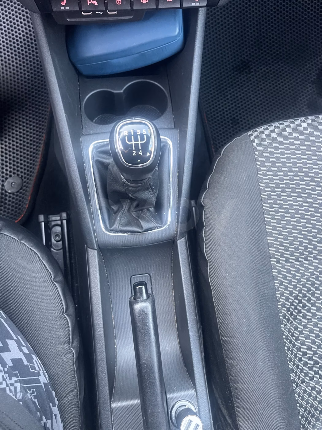 Volkswagen Polo Sedan фото 13