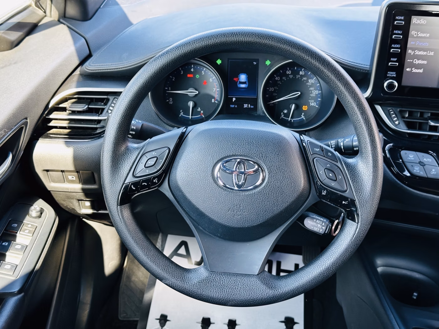 Toyota C-HR фото 16