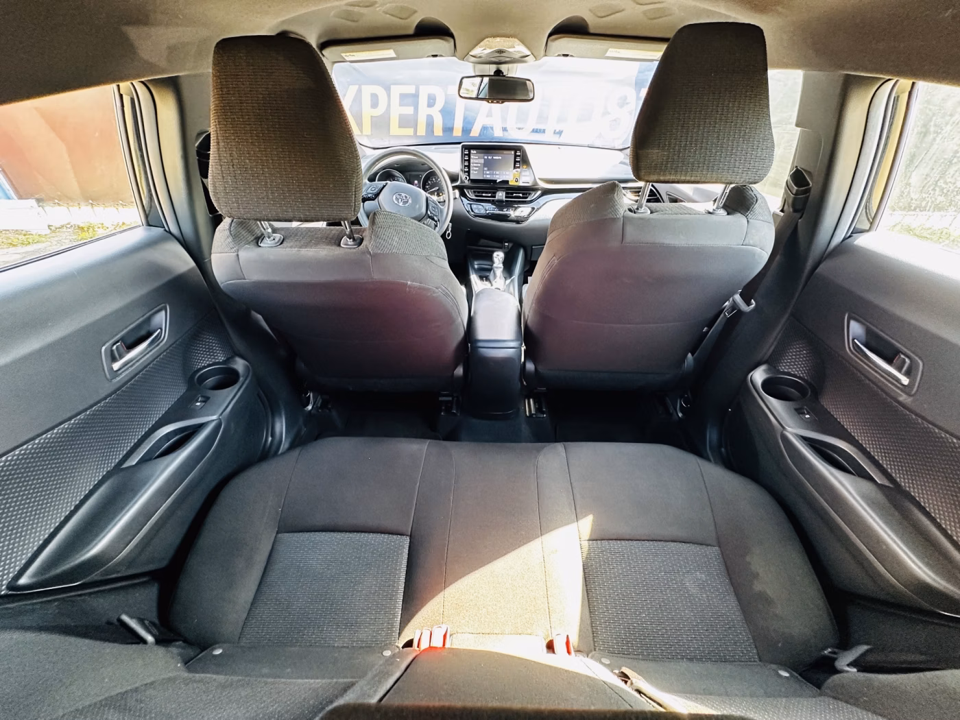 Toyota C-HR фото 13