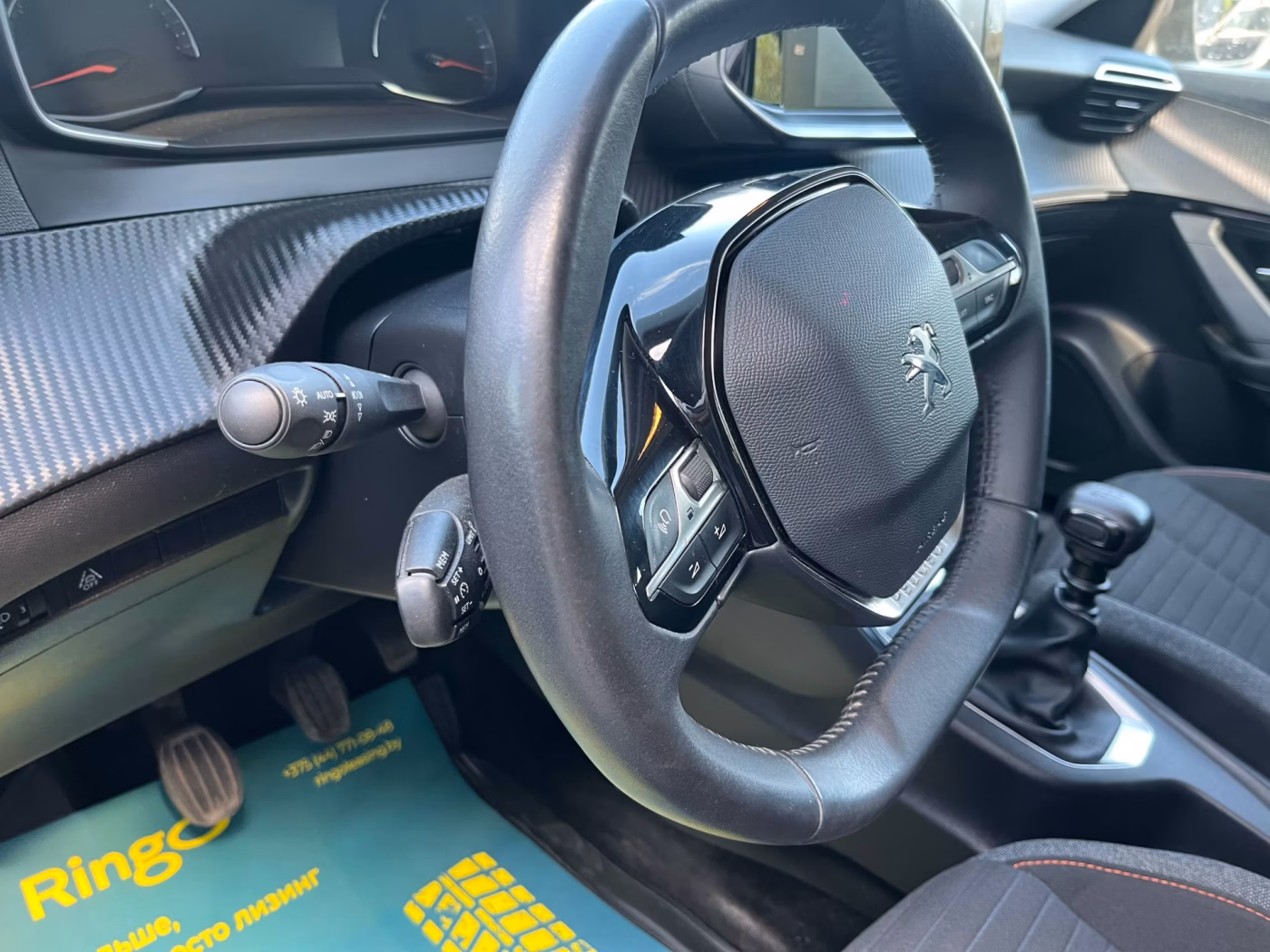 Peugeot 2008 фото 8