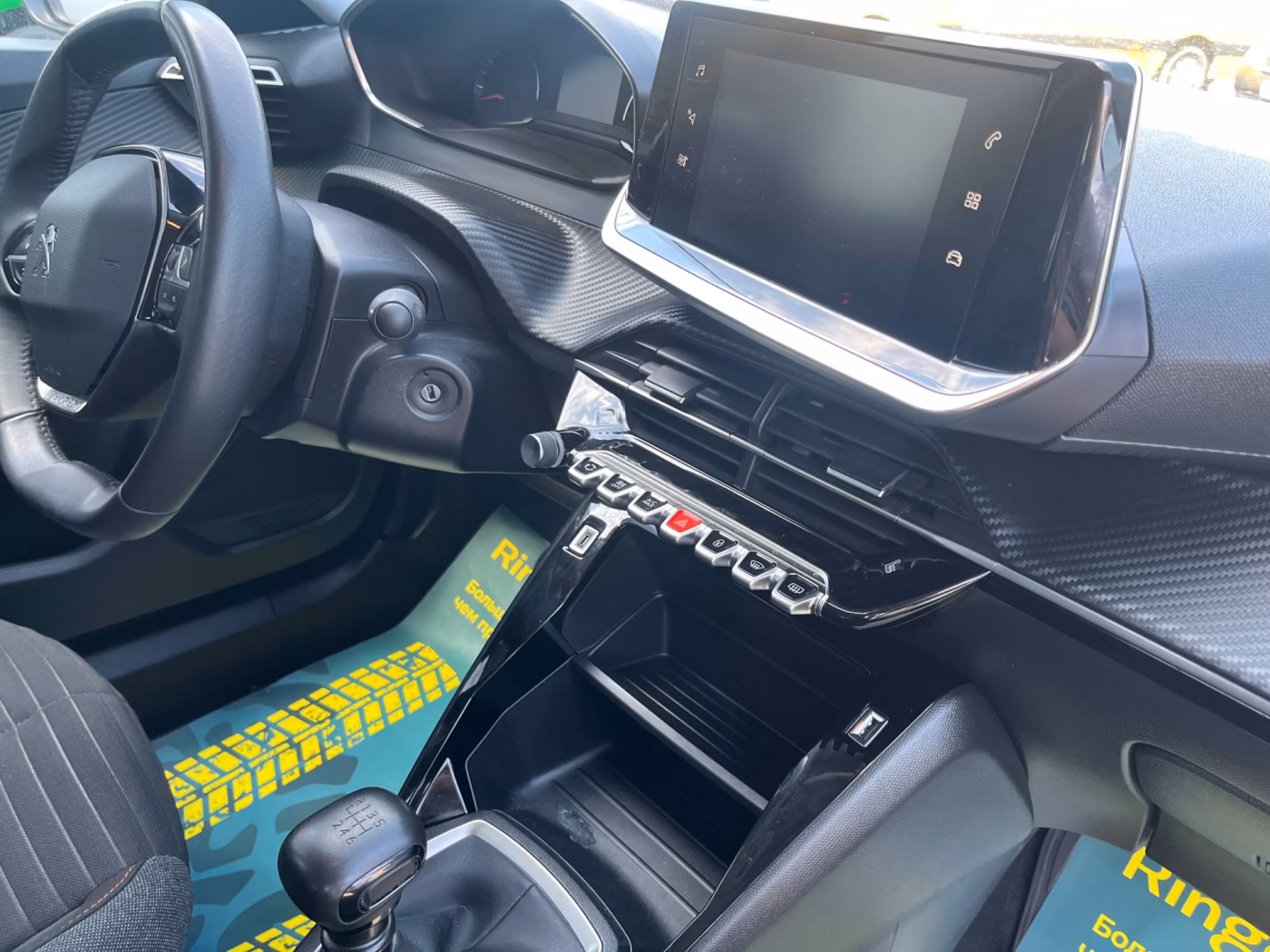 Peugeot 2008 фото 18