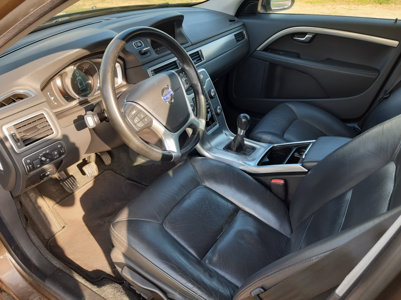 Volvo V70 фото 13
