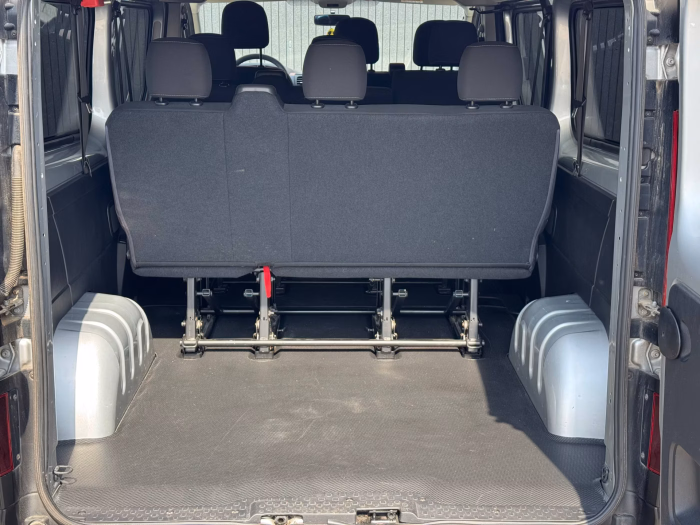 Opel Vivaro фото 7