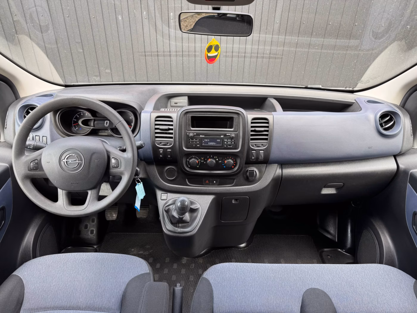 Opel Vivaro фото 12