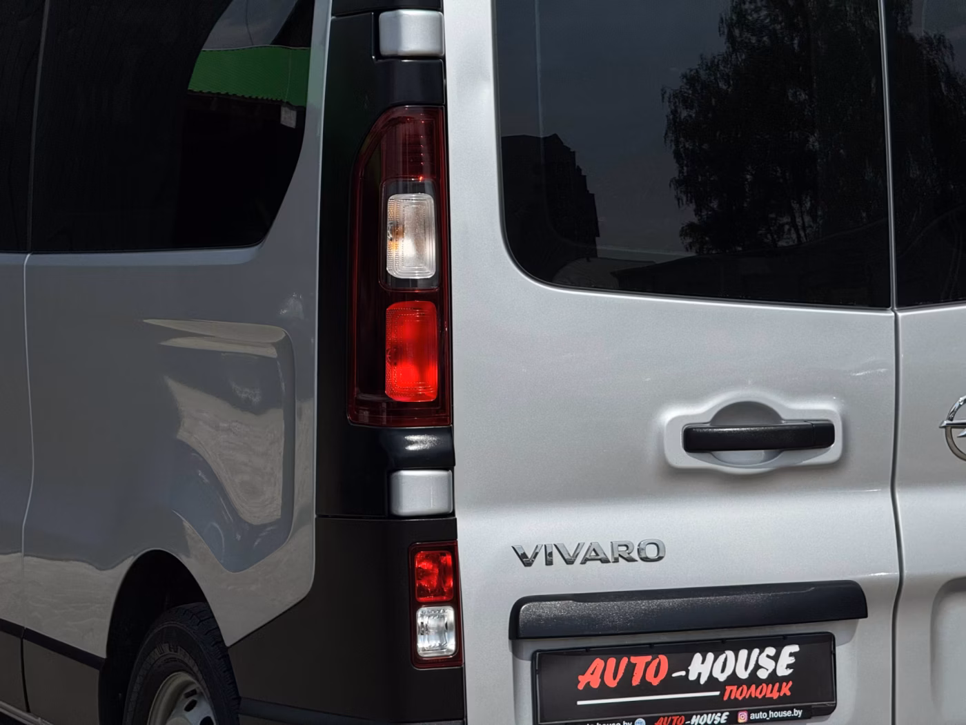 Opel Vivaro фото 25