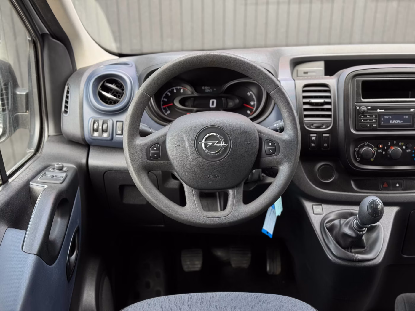Opel Vivaro фото 13