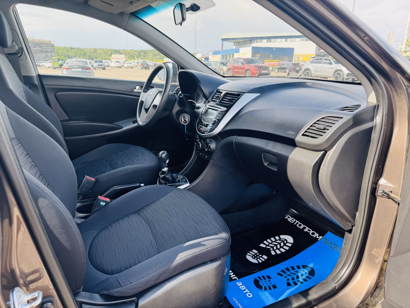 Hyundai Solaris фото 8