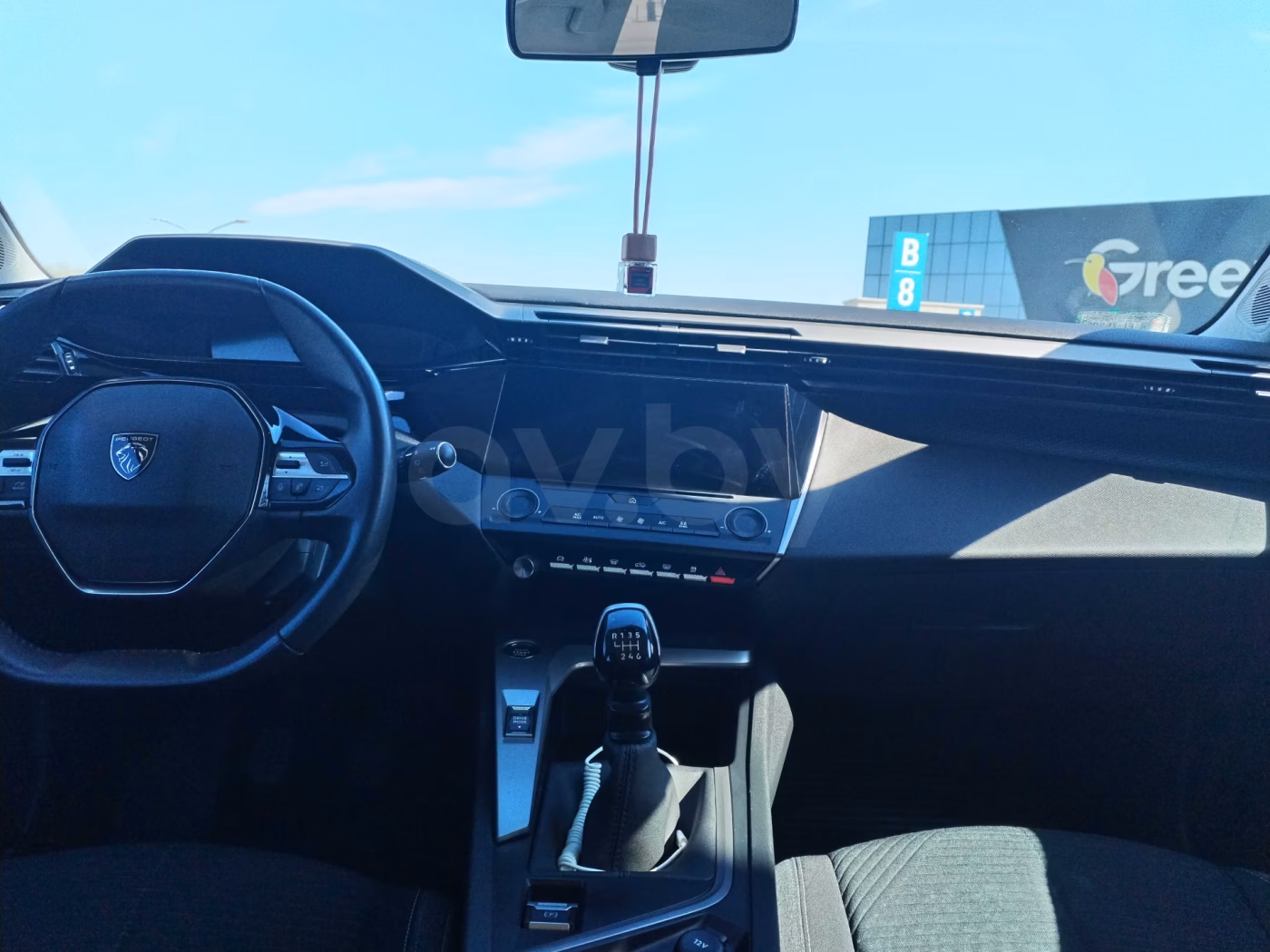 Peugeot 308 фото 8