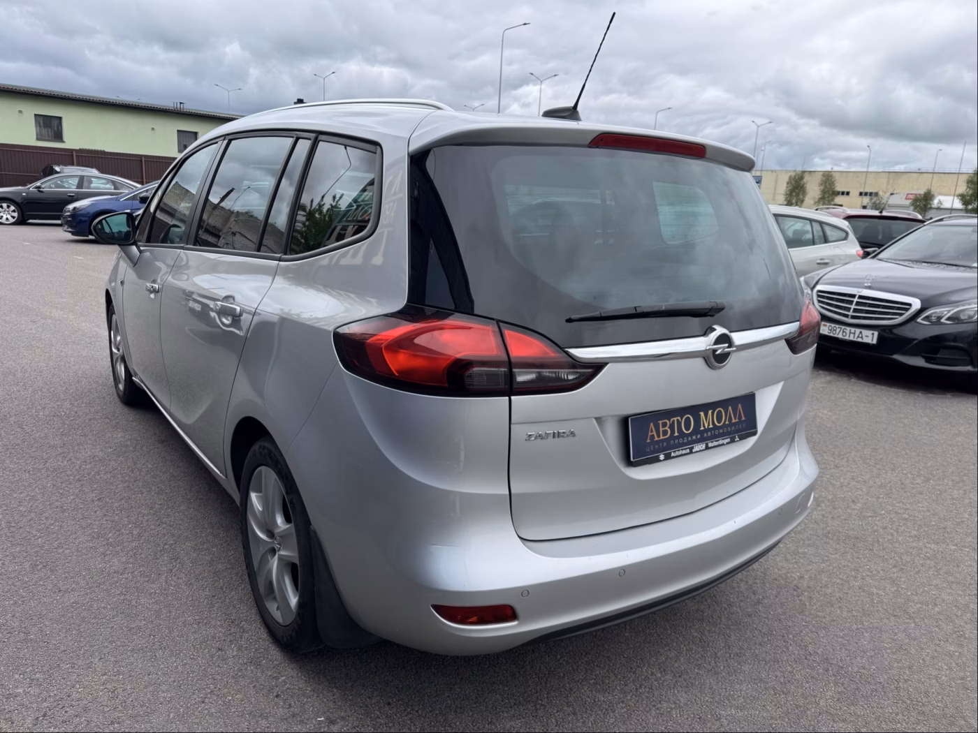Opel Zafira фото 4