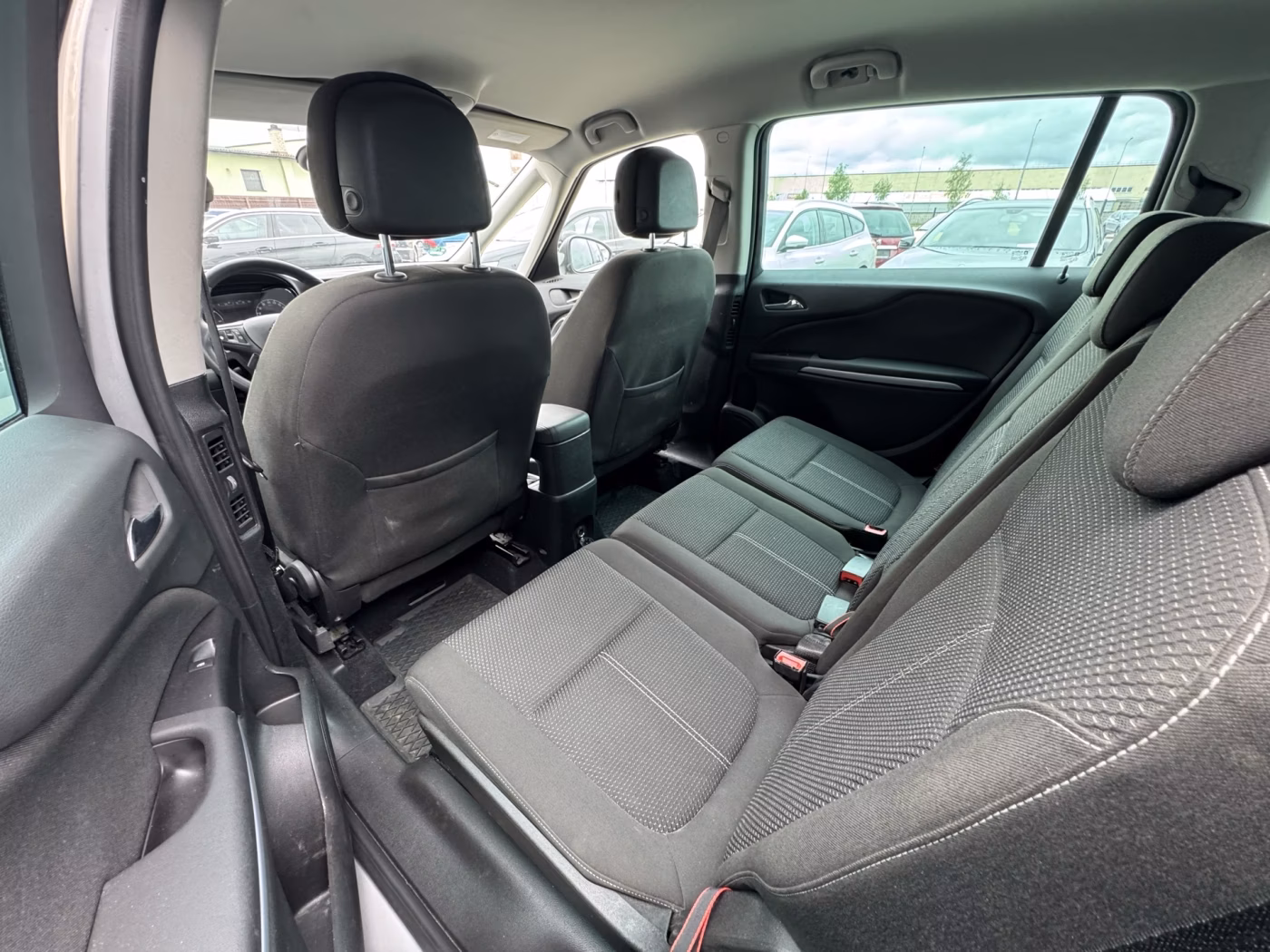 Opel Zafira фото 8