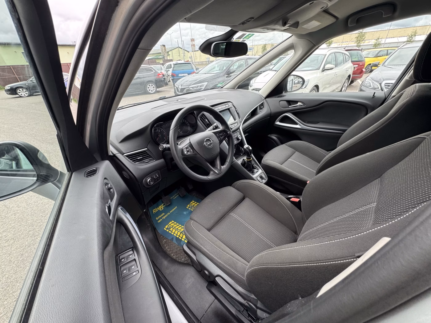 Opel Zafira фото 9