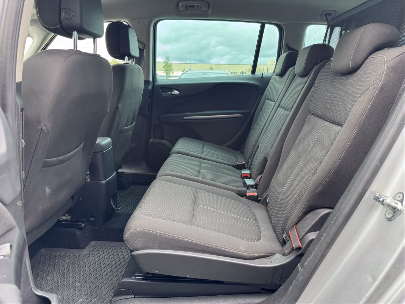Opel Zafira фото 11