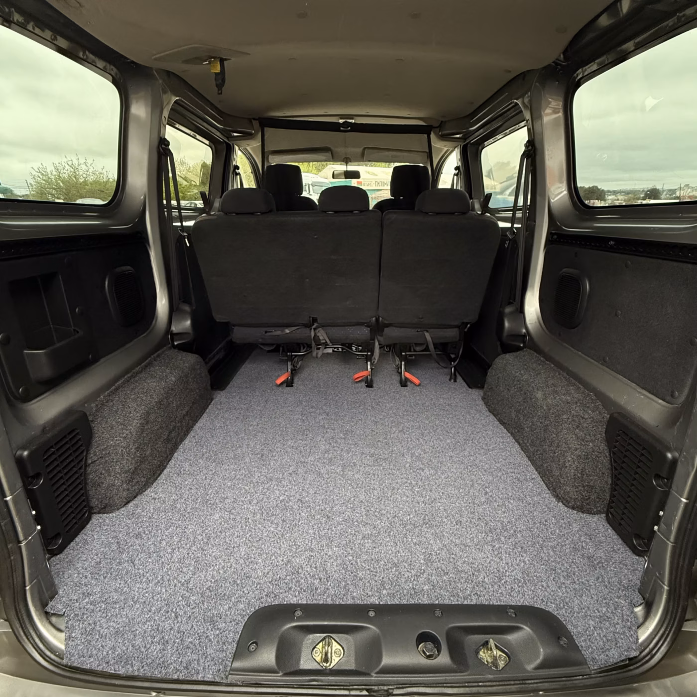Nissan NV200 фото 15