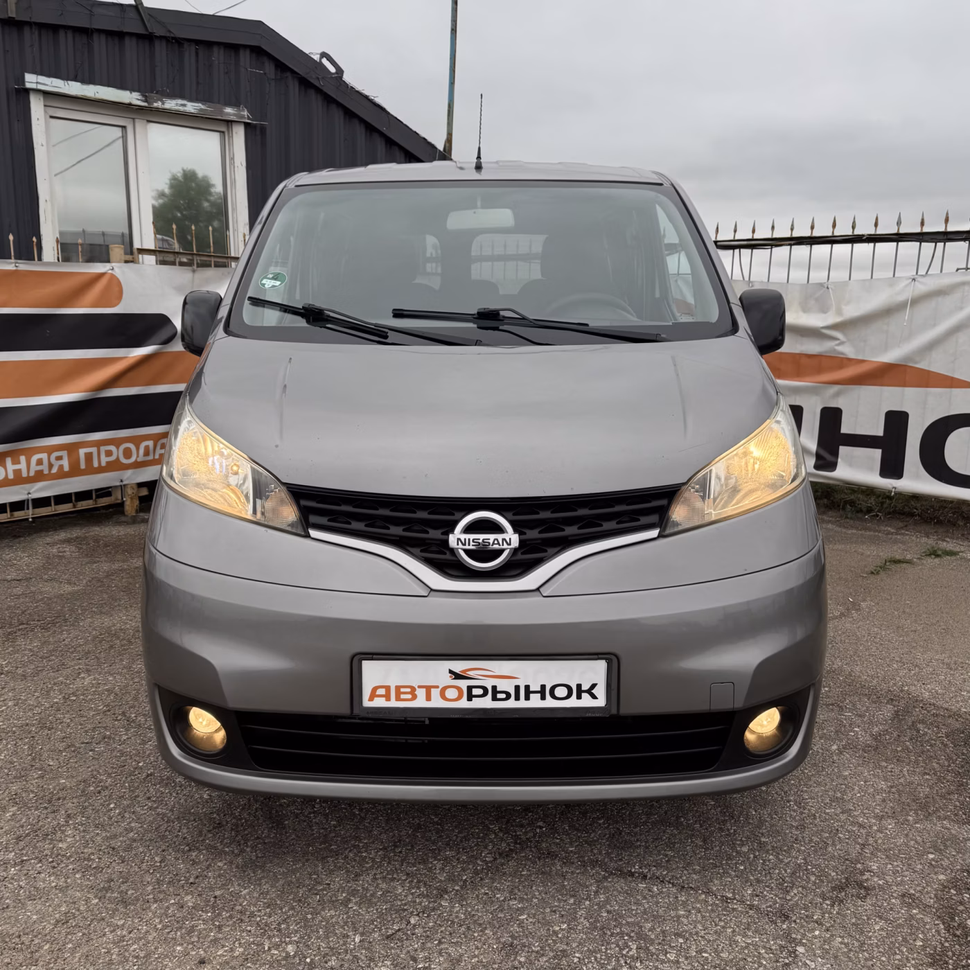 Nissan NV200 фото 2