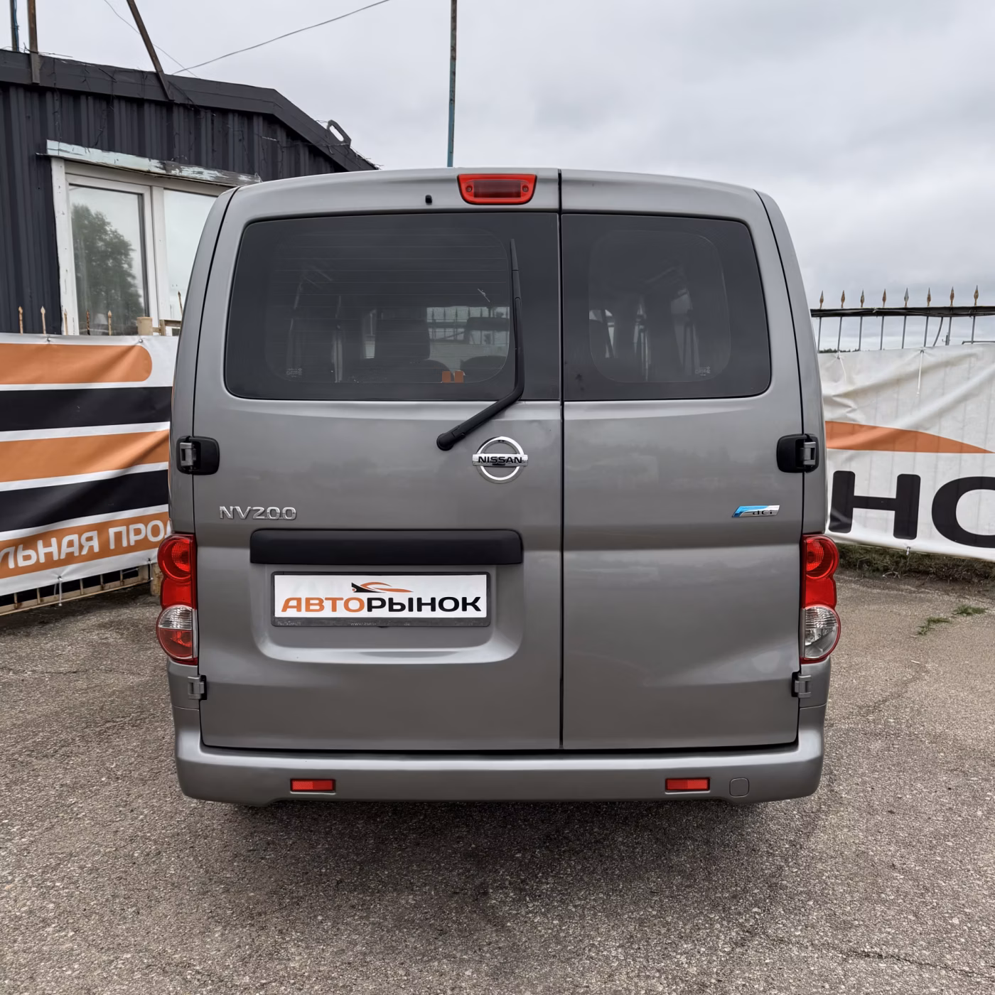 Nissan NV200 фото 5