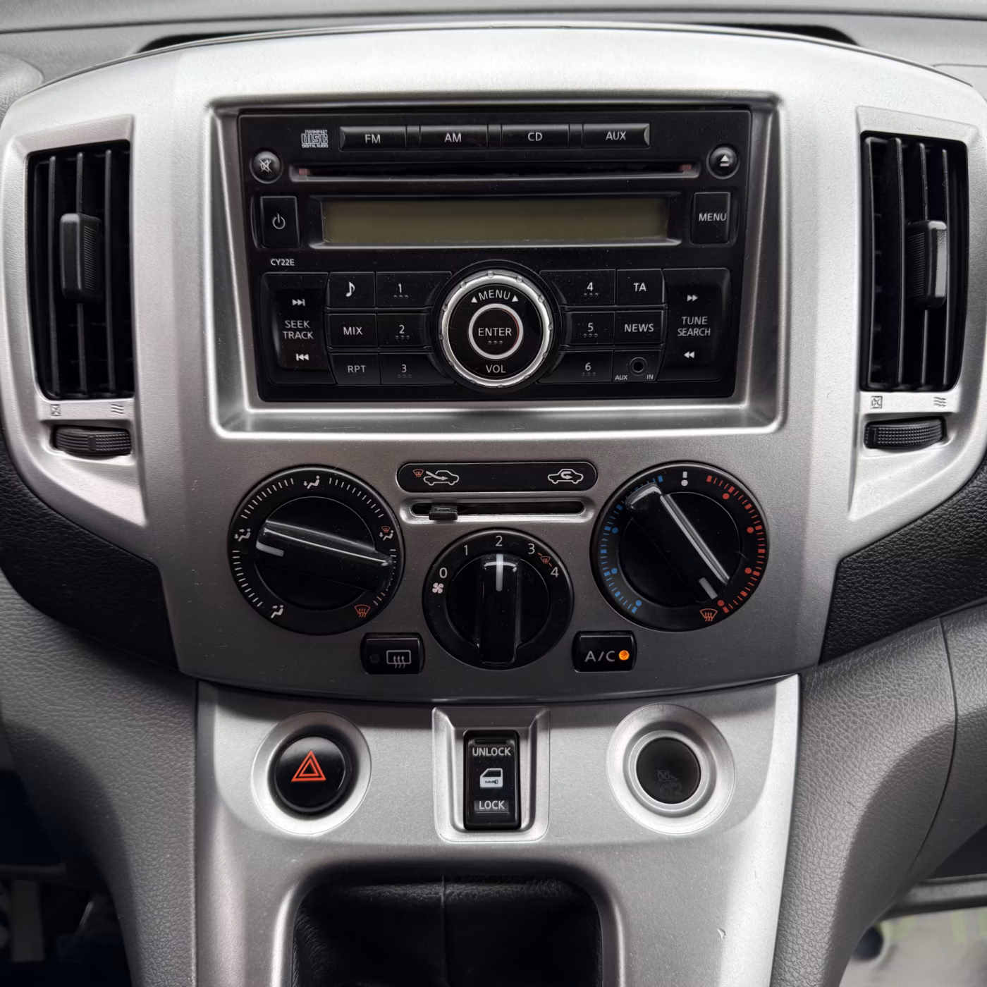 Nissan NV200 фото 17