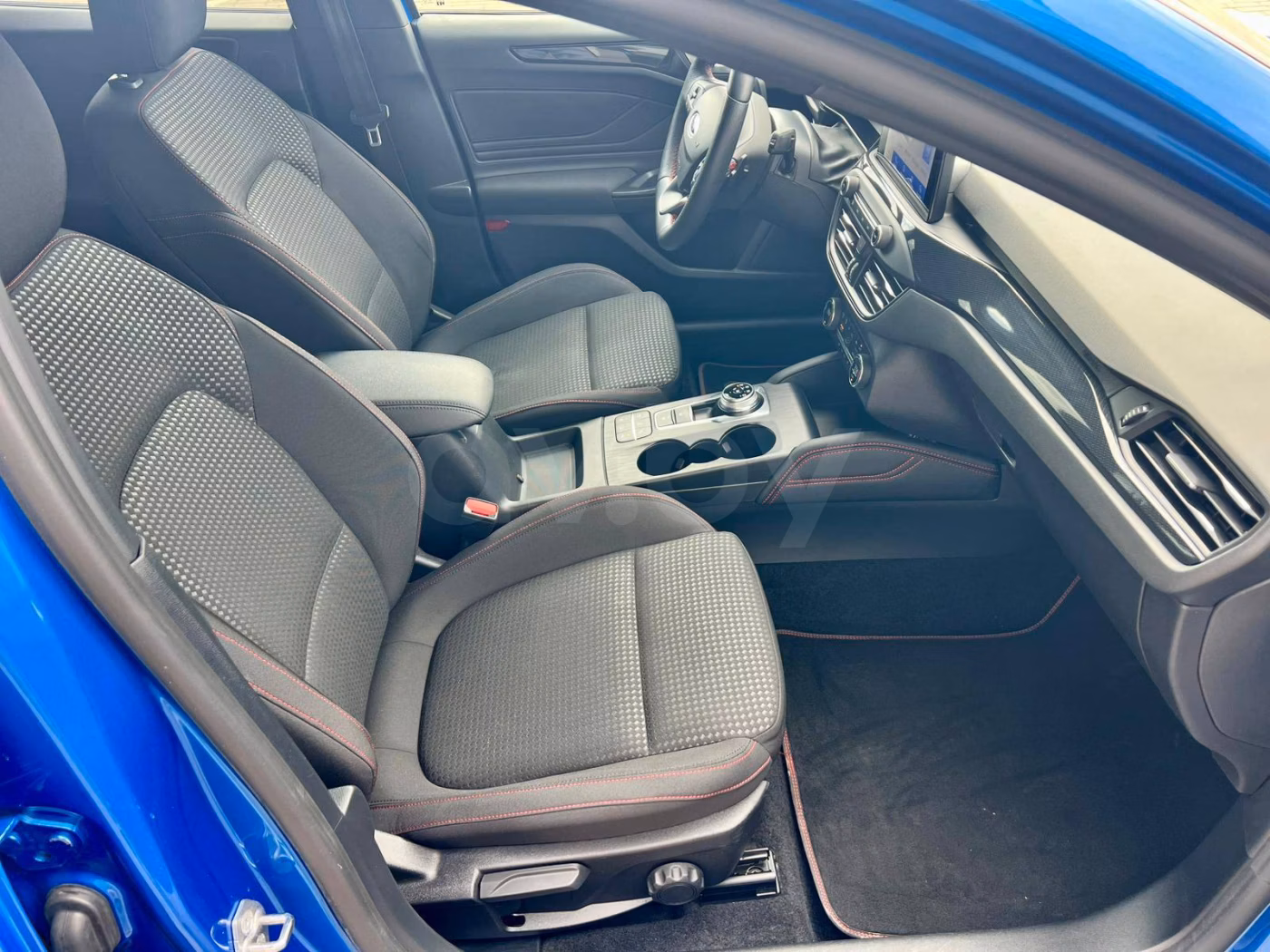 Ford Focus фото 10