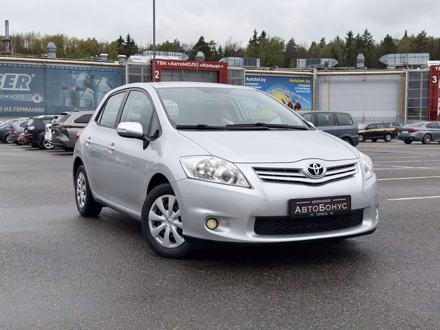 Toyota Auris фото 3