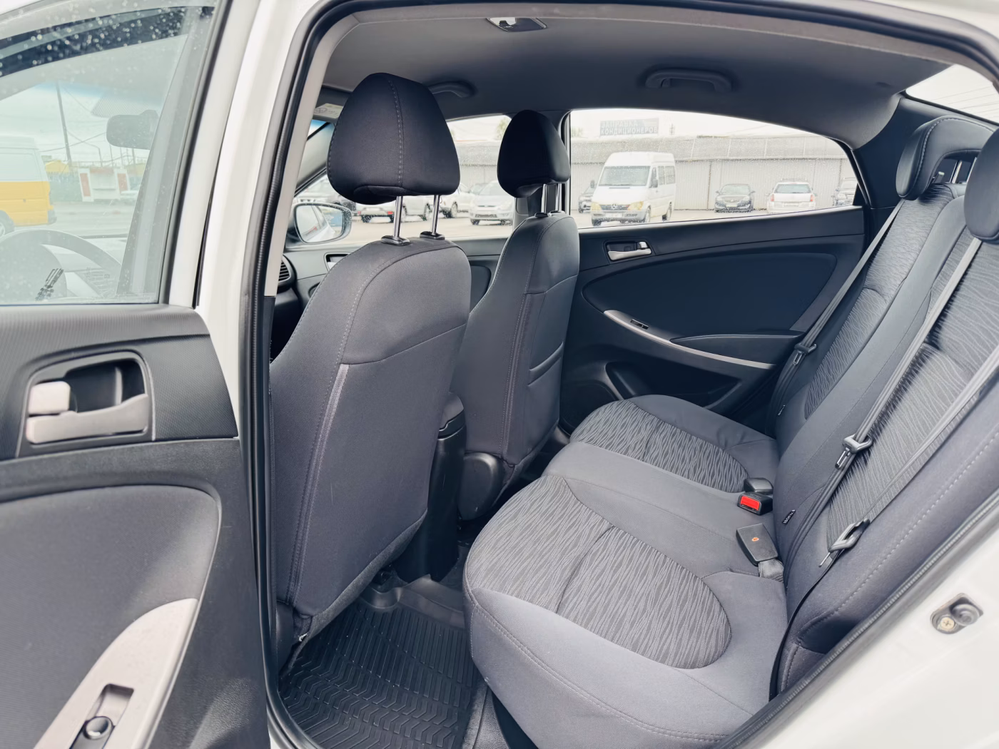 Hyundai Solaris фото 6