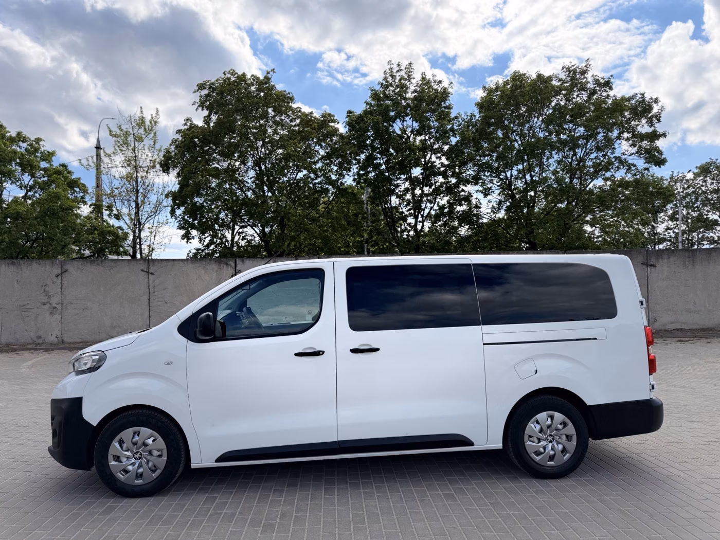 Peugeot Traveller фото 4