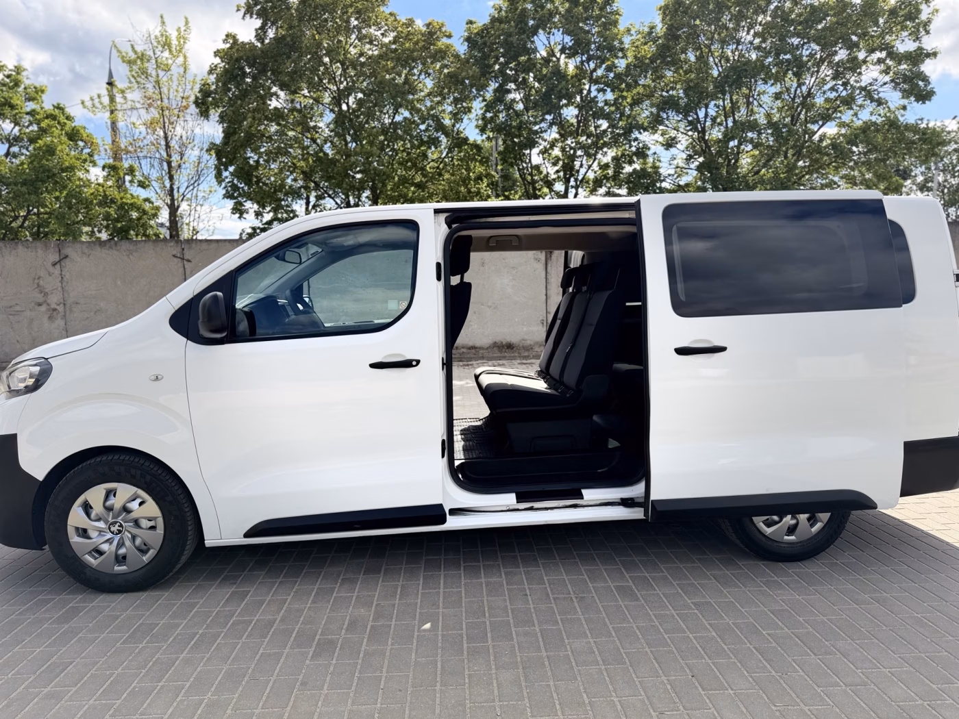 Peugeot Traveller фото 7