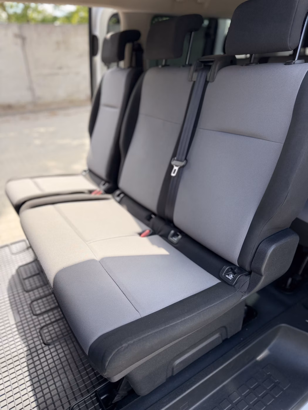 Peugeot Traveller фото 16