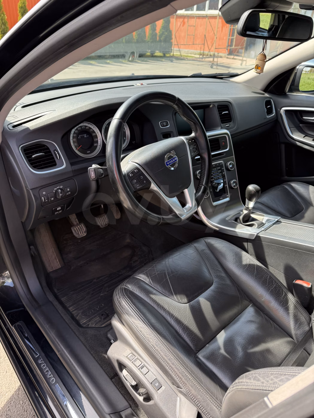 Volvo V60 фото 28