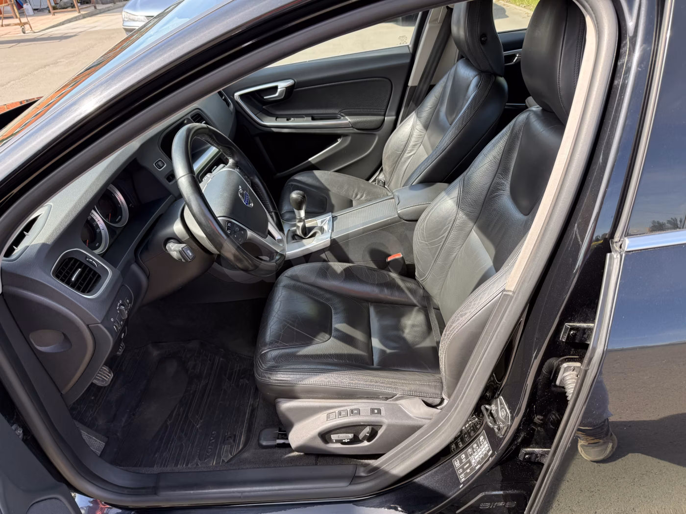 Volvo V60 фото 25