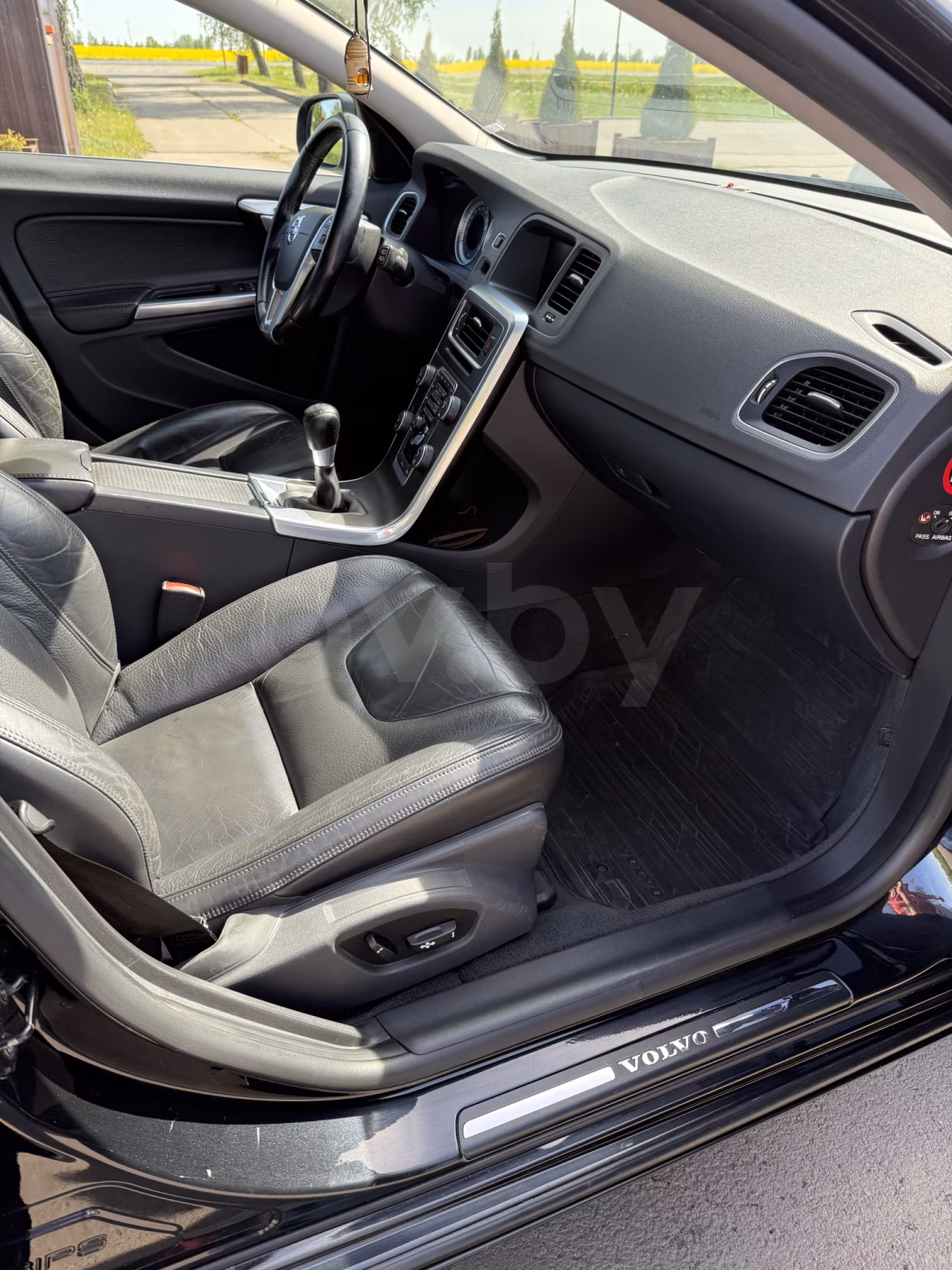 Volvo V60 фото 15