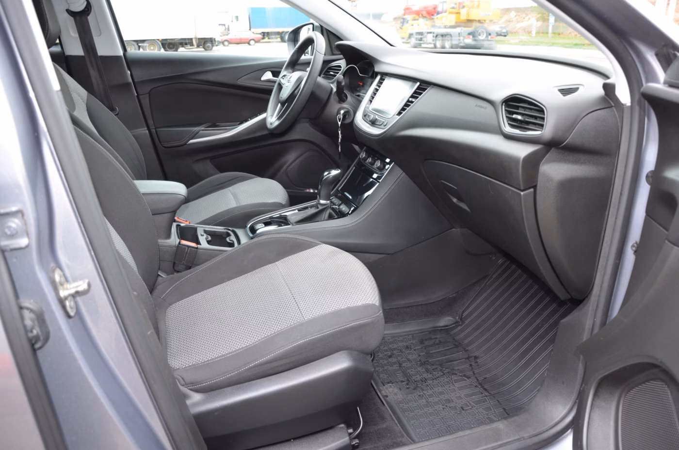 Opel Grandland X фото 22