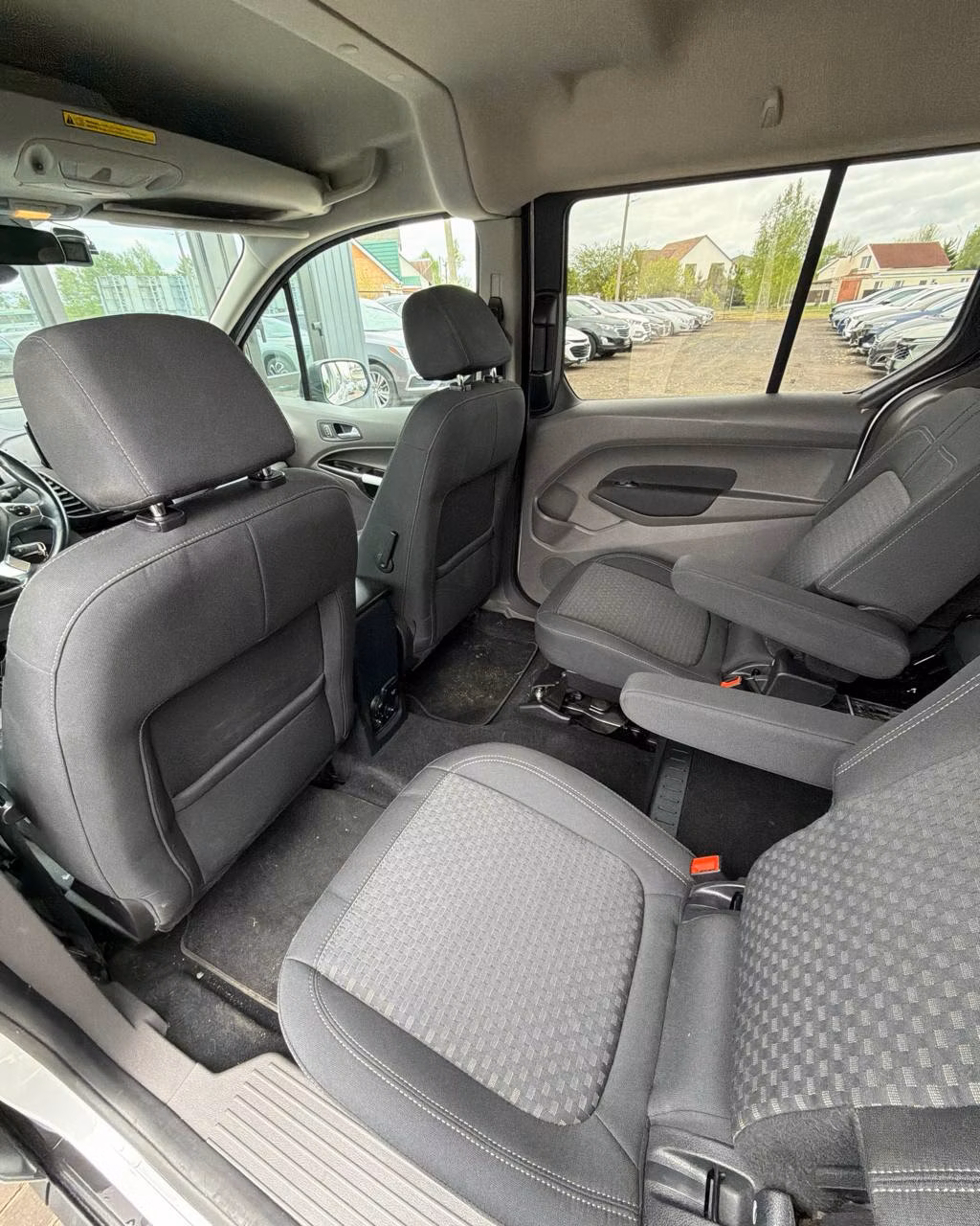 Ford Tourneo Connect фото 9