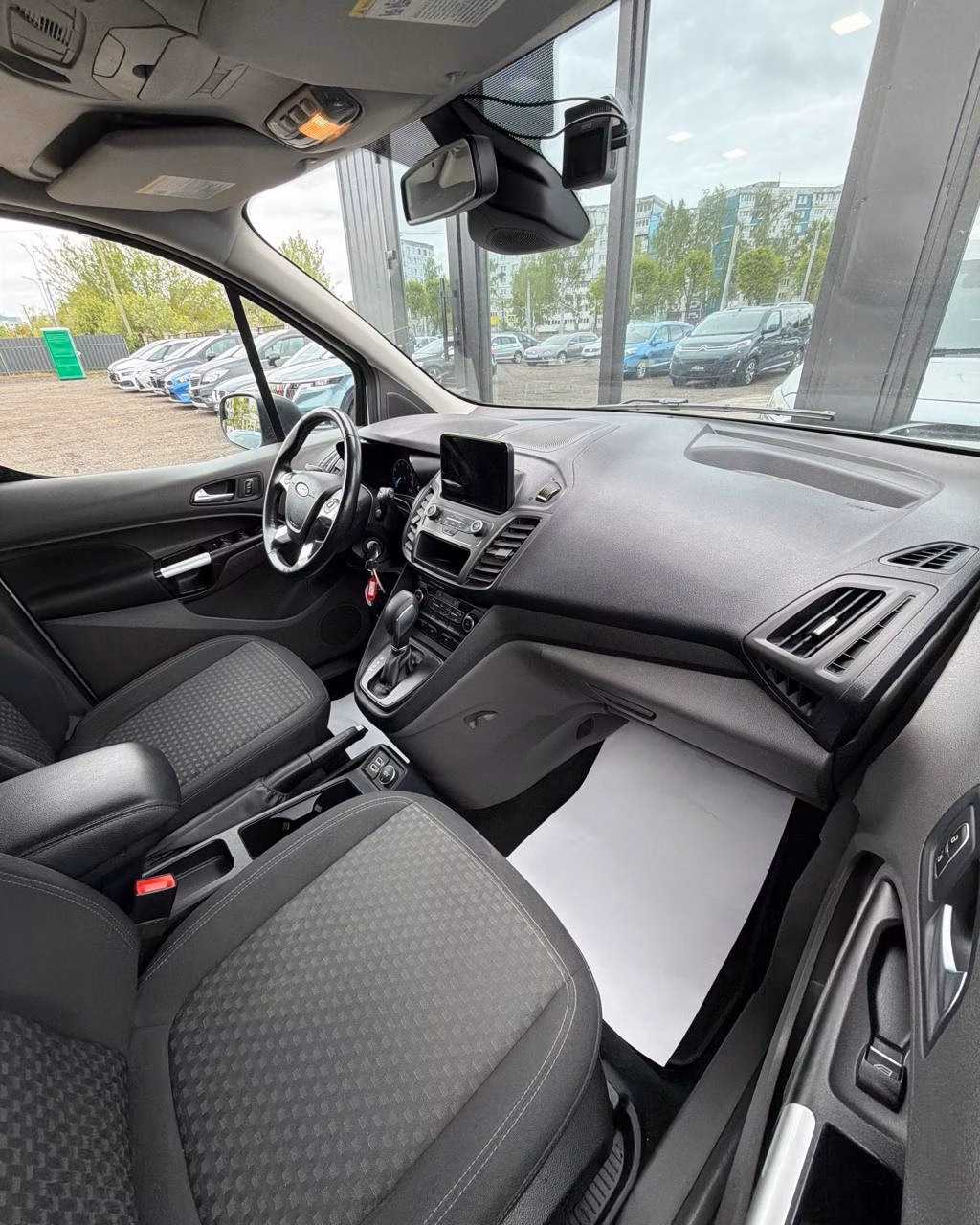 Ford Tourneo Connect фото 10