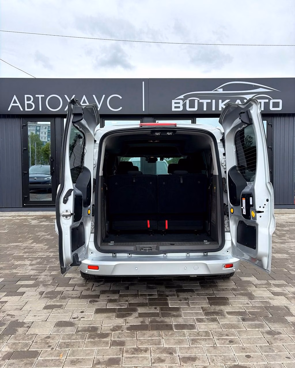 Ford Tourneo Connect фото 12