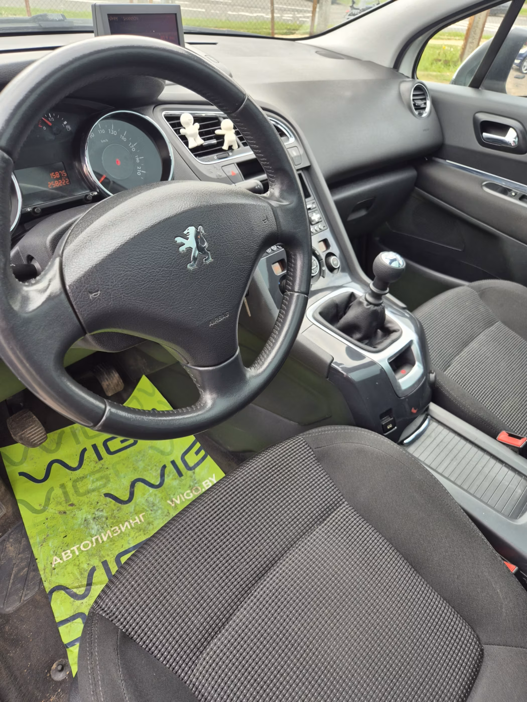 Peugeot 5008 фото 8
