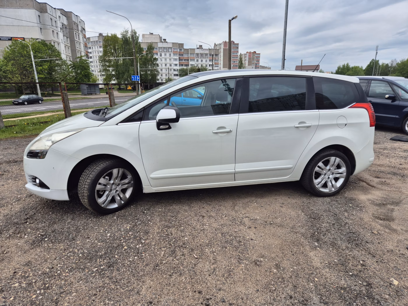 Peugeot 5008 фото 5
