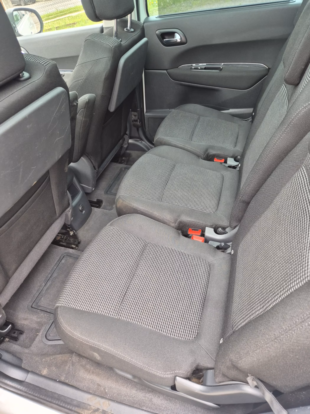 Peugeot 5008 фото 11