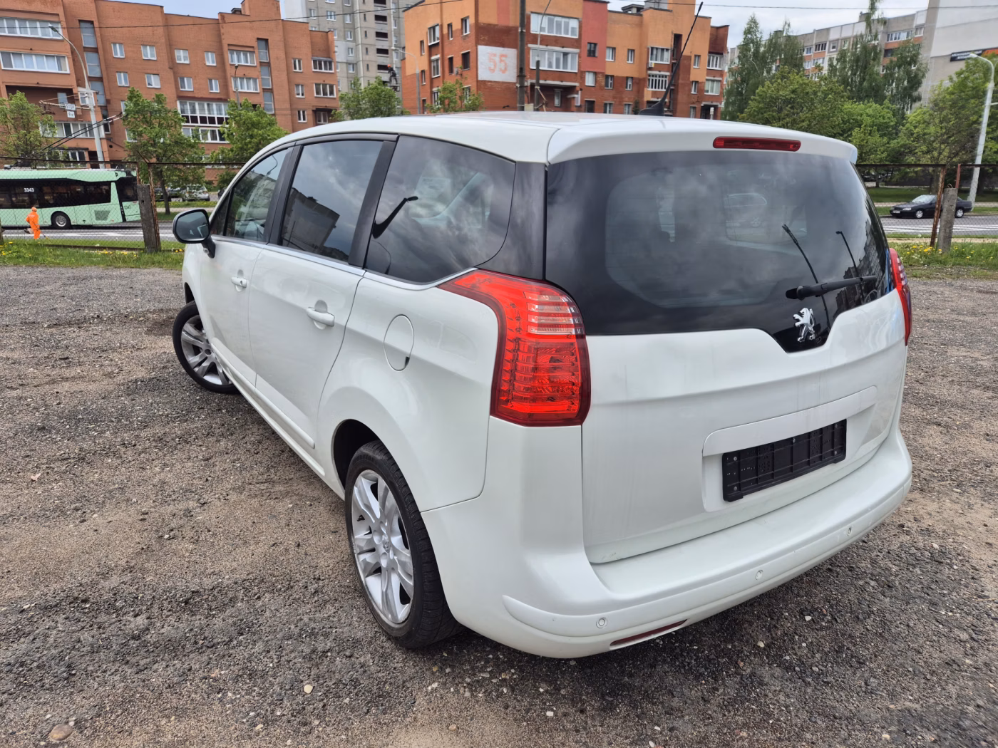 Peugeot 5008 фото 4