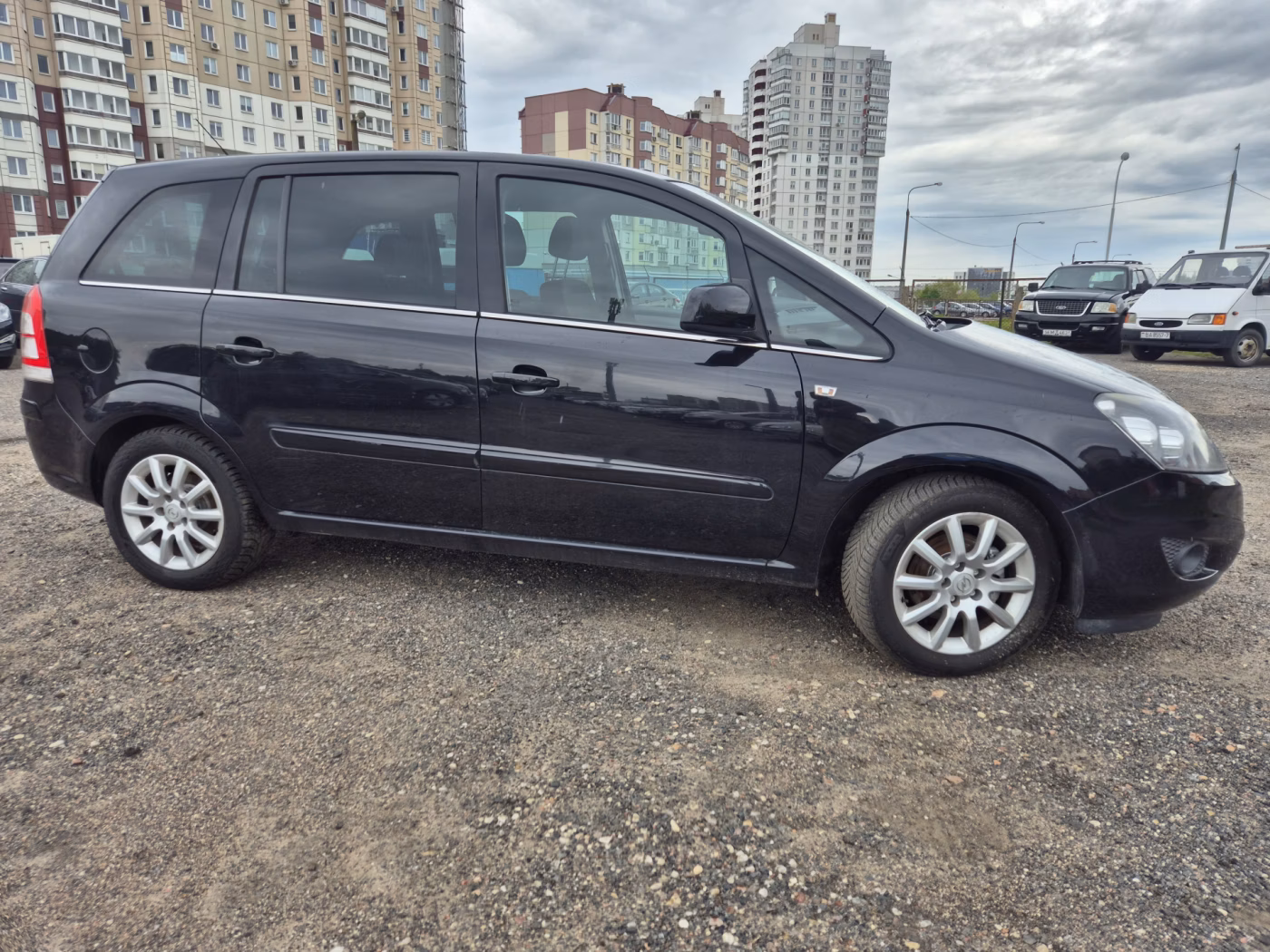 Opel Zafira фото 2