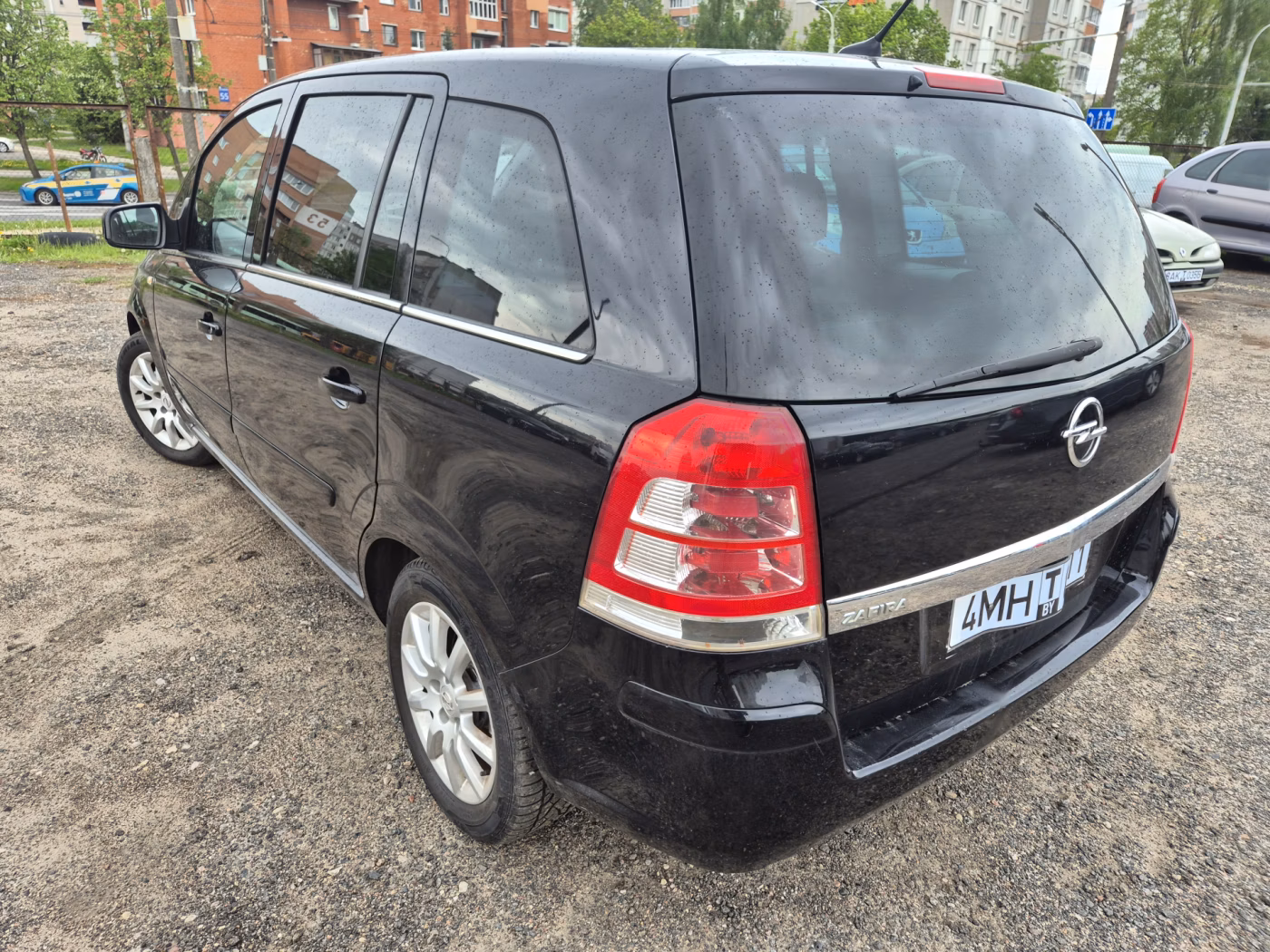 Opel Zafira фото 4