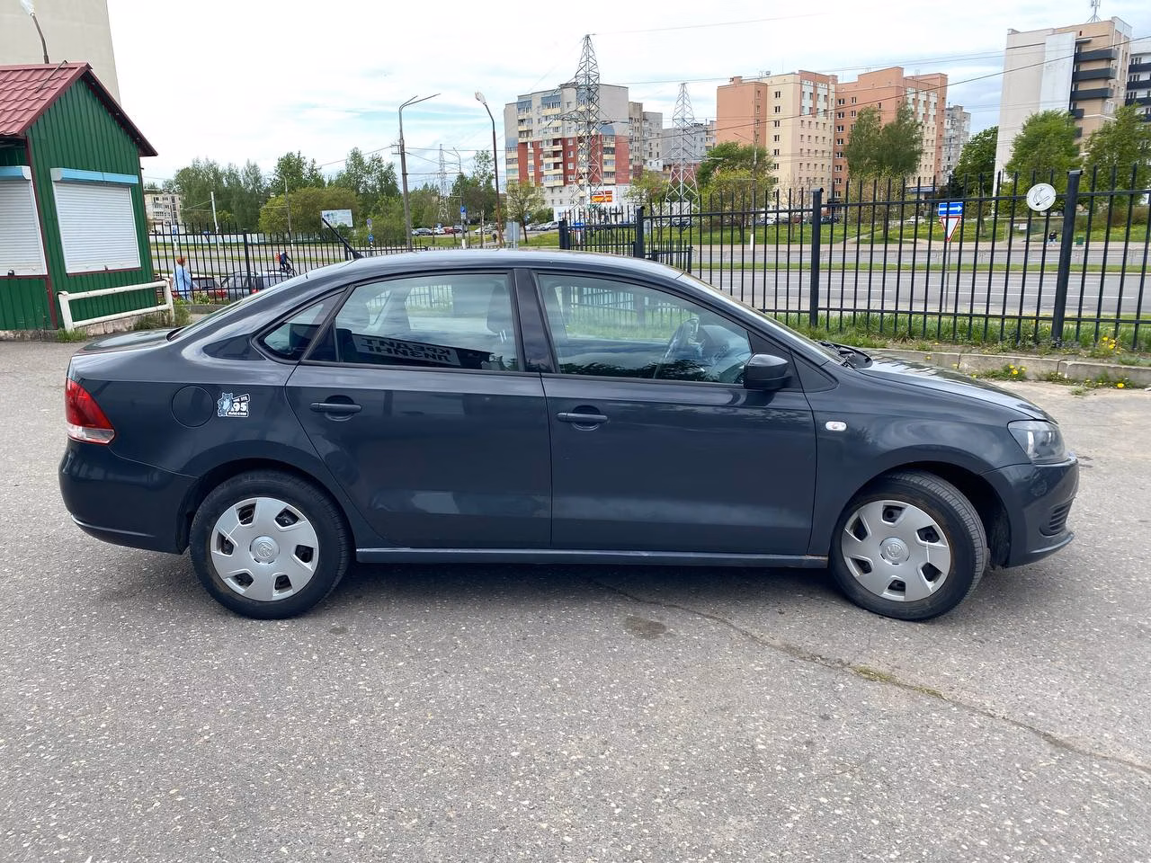 Volkswagen Polo Sedan фото 4