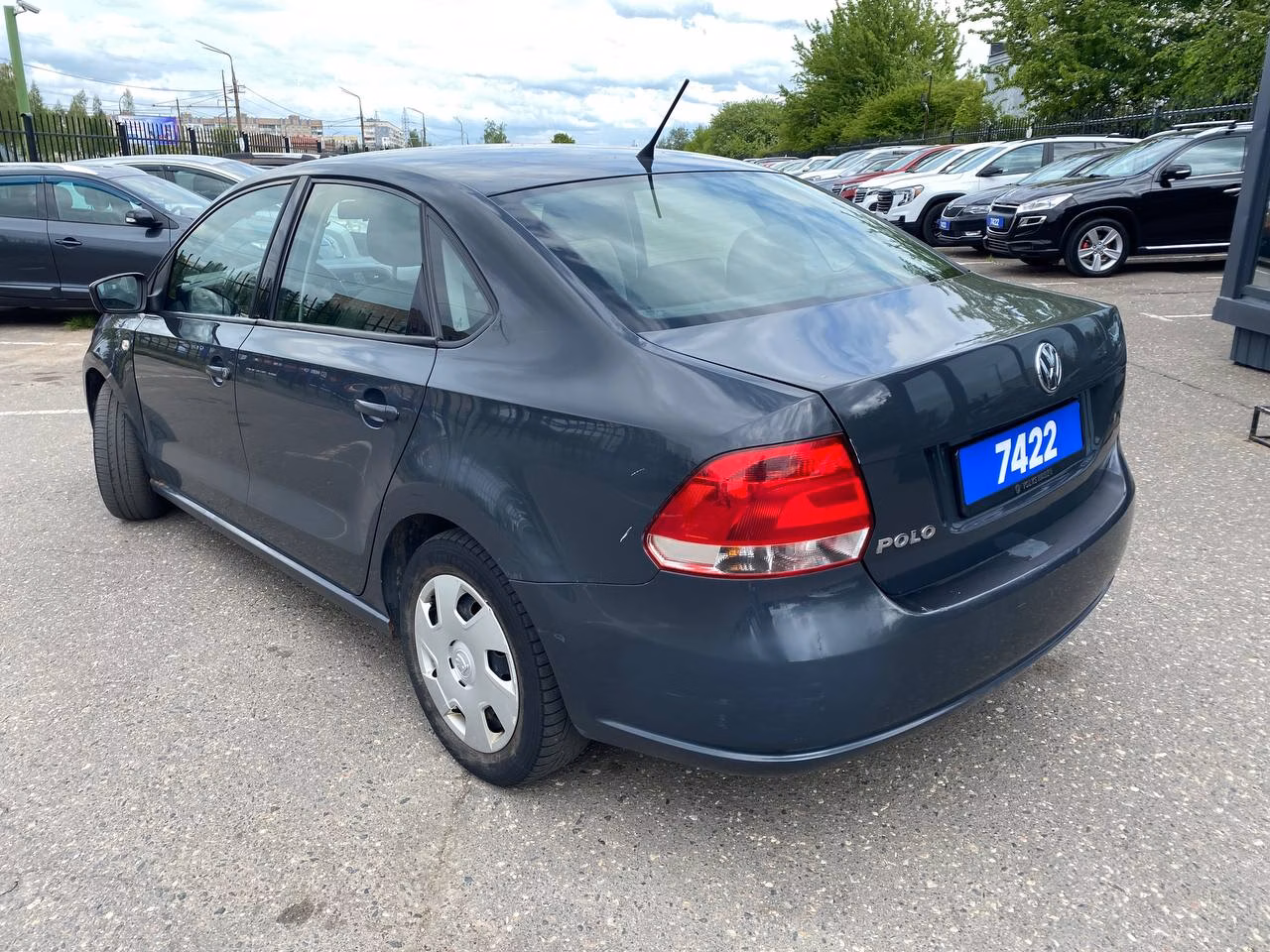 Volkswagen Polo Sedan фото 7