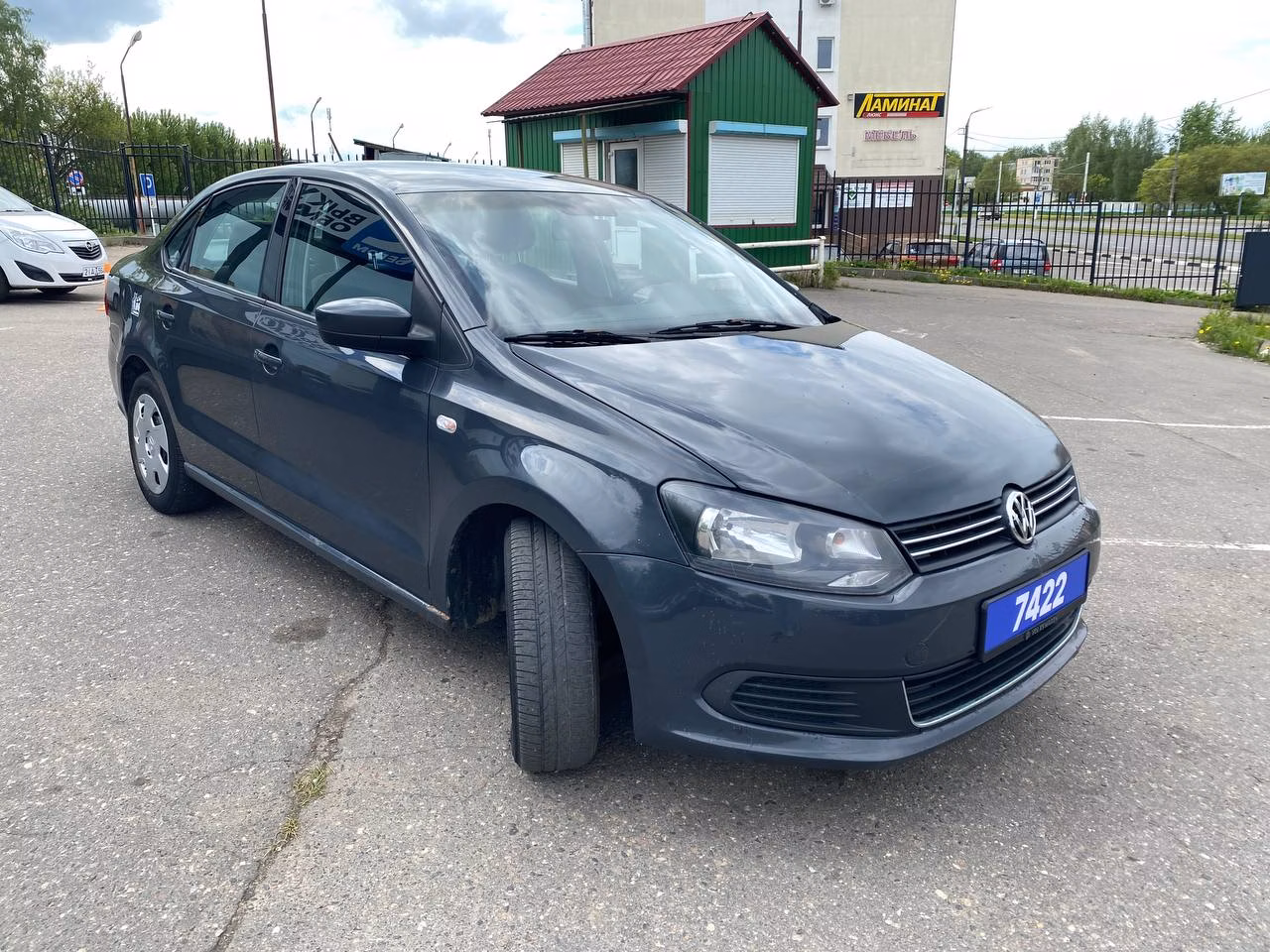 Volkswagen Polo Sedan фото 3