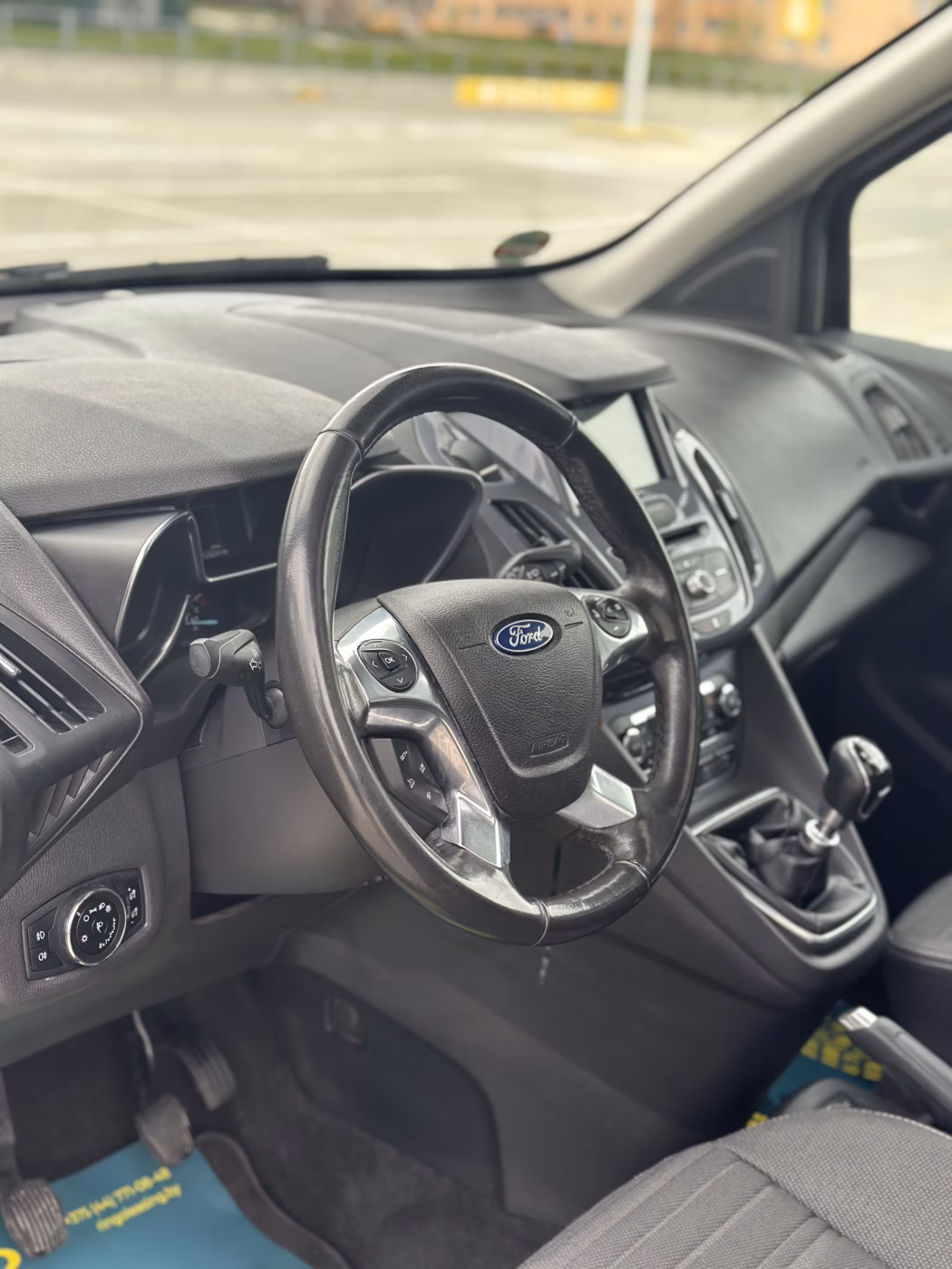 Ford Tourneo Connect фото 10