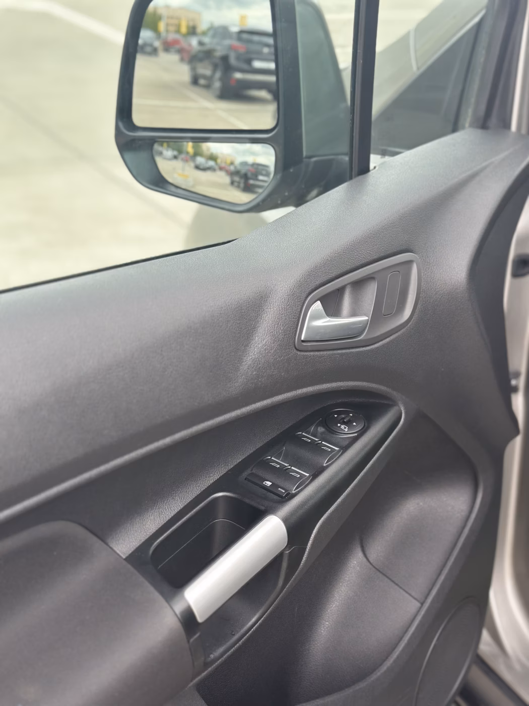 Ford Tourneo Connect фото 9